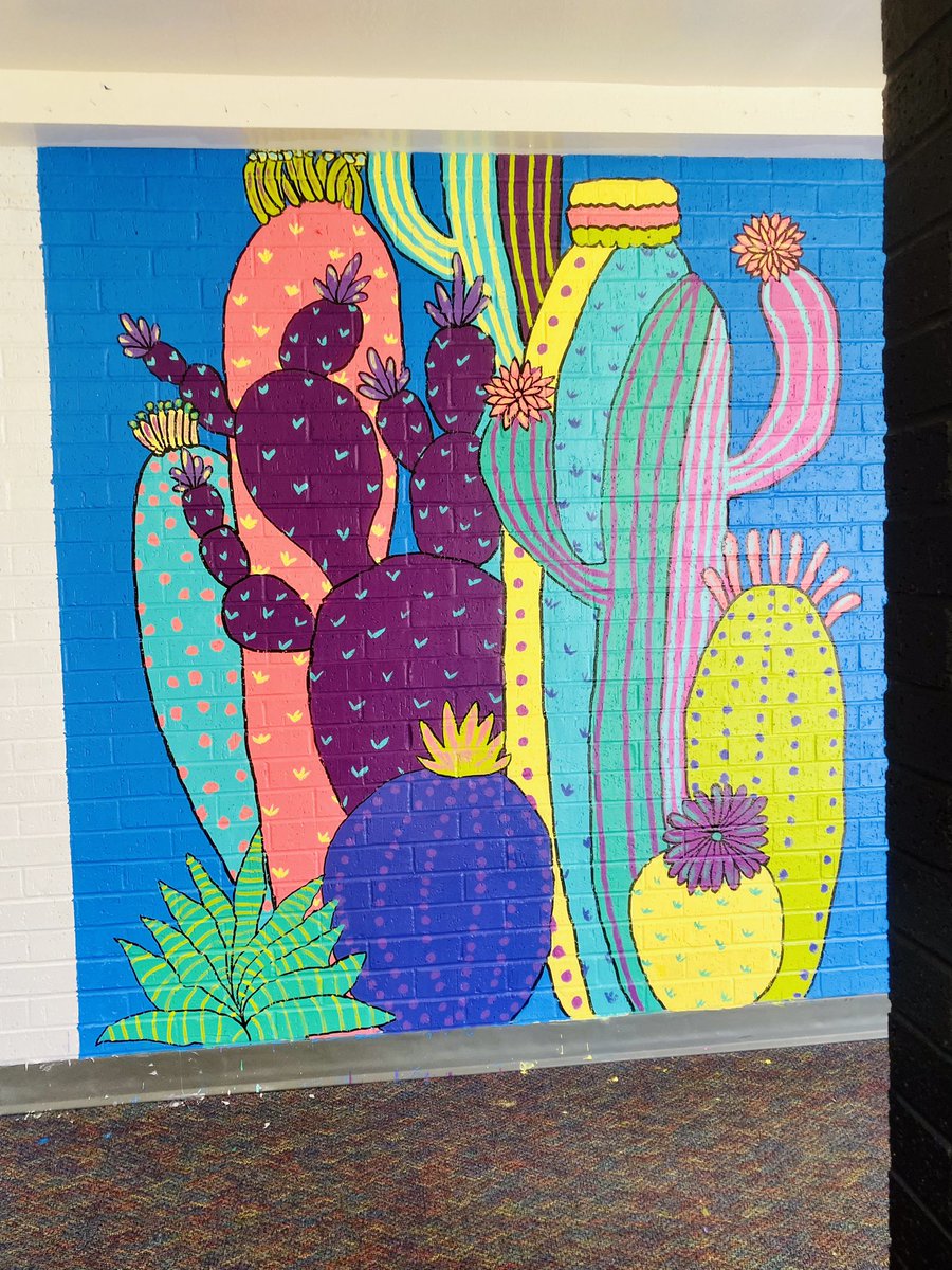 Bussey_Art's tweet photo. Another week and more progress made on our wall of murals @aljennin @Bussey_Owlets #murals #garland #bussey https://t.co/pqHiedwfsI