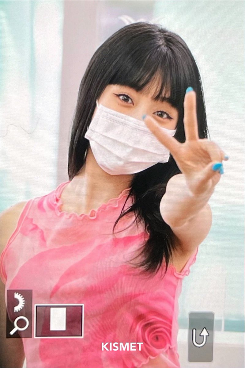 looksminnie's tweet photo. she looks just like a dream, the prettiest girl I've ever seen ☹♡ https://t.co/3vjGvA2bn0
