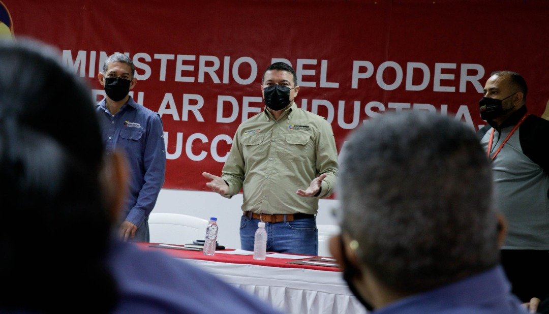 MichelleDVzla's tweet image. La actividad fue propicia para también reconocer a los profesionales de Corpivensa que se sumaron a este proyecto, en calidad de facilitadores y/o apoyos institucionales, logrando llevar a todas las estudiantes hasta su  meta.

#VenezuelaInnova