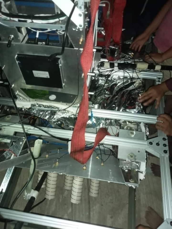 stratoballoon's tweet photo. ***Breaking news***

Inhabitants of a small town in Guatemala recovered the remains of @RavenAerostar #Thunderhead balloon #HBAL583 that landed near Rio Zarquito, in Izabal. 

The balloon crashed there on May 10th, after being 14 days aloft. 

https://t.co/5A5yFokJyB https://t.co/LNH4c6DeBG