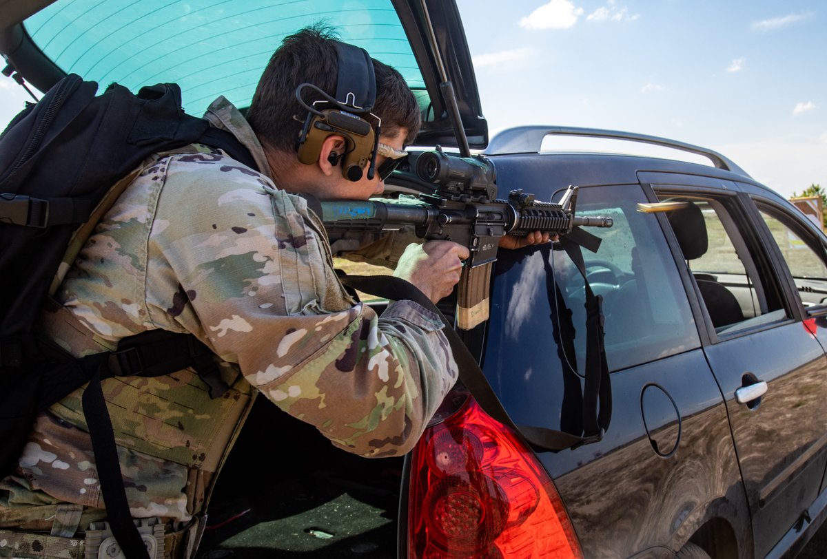 AA9 Sends tweet media