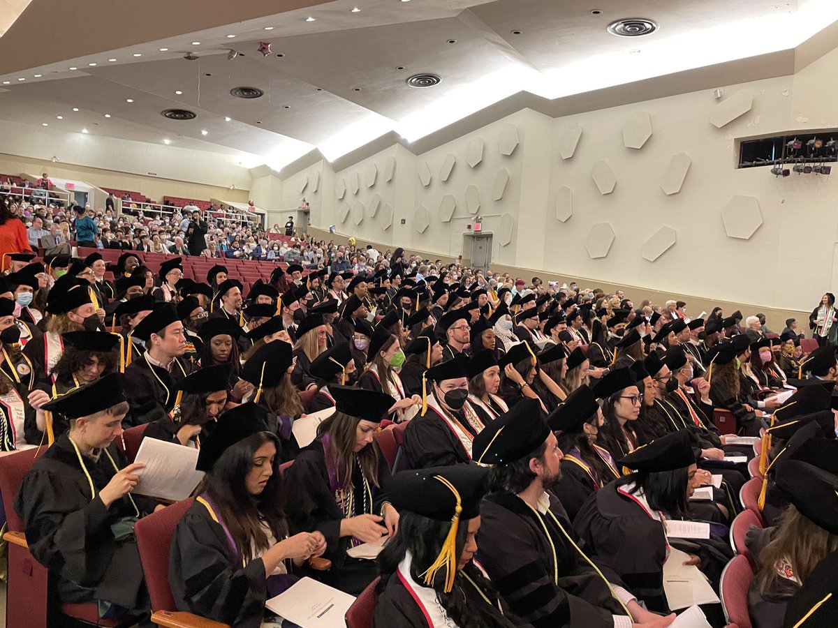jeenashahesq's tweet photo. Honored to have received the Outstanding Professor of the Year award from the amazing @CUNYLaw class of ‘22.

We ended Con Law in 2019 reciting @mespadapoet “Imagine the Angels of Bread.” I invoked it again today as these students become the lawyers our struggles need today. ✊🏽 https://t.co/GTxpKdzHVI
