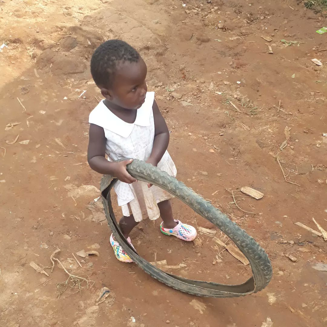 BuildingOrphan's tweet photo. @BuildingOrphan @papa4allkids. 
Lord, we know that You care for all people. but You have a special heart for little children and orphans. Watch over these children and young people, we pray. Comfort them in their trials, and provide for them when they are in need. https://t.co/wqJpvLnMSt