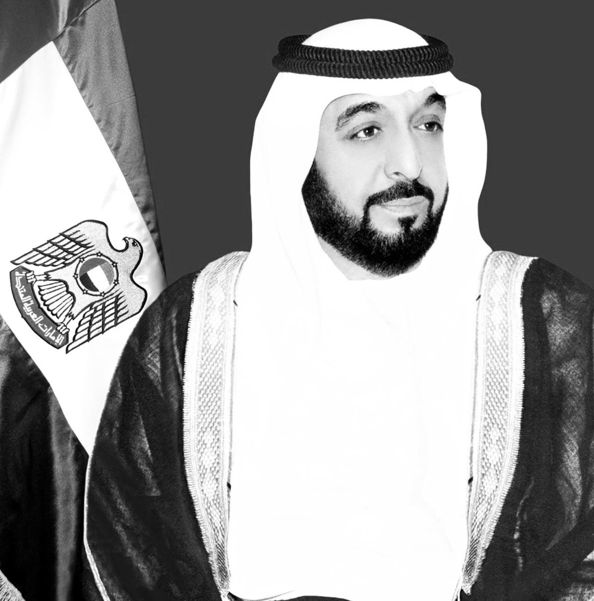 رحم الله والدنا وقائدنا وجعل مثواه في الفردوس الاعلى وألهمنا وآل نهيان الصبر والسلوان. انا لله وانا اليه راجعون