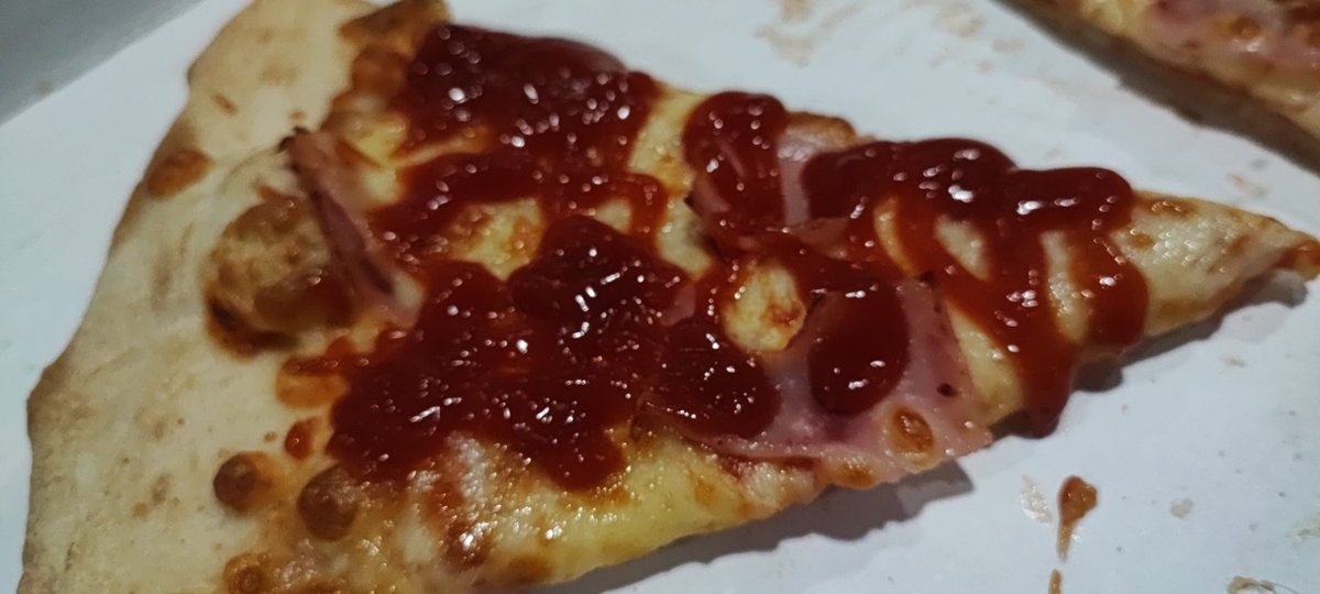 Jonathan0433's tweet photo. @telepizza_es  ¿os habéis planteado en algún momento hacer una pizza con ketchup al igual que la hay con barbacoa? https://t.co/CnNLTPvlAy