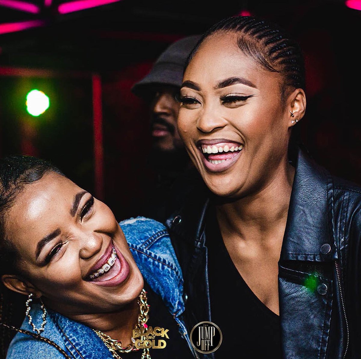 TJO_thejumpoff's tweet photo. #TBT @theboxshopsa <<<< ThrowBack To Black And Gold!! It’s always a JUMP OFF when we come around. #TJOTheJourneyContinues 
>>>>>>>> #HomeComing22 up Next! It’s #TJO baby https://t.co/MKqE4MxYG5