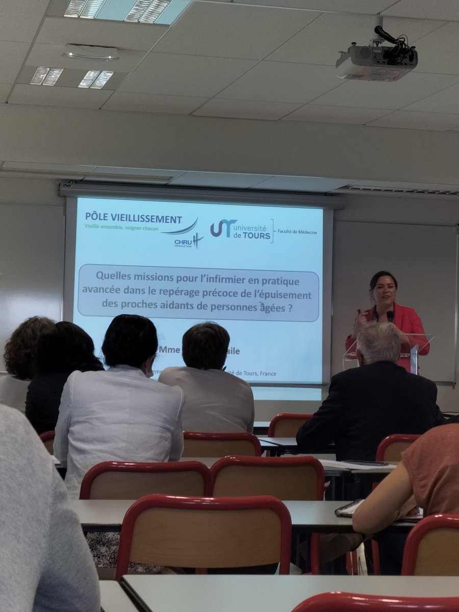 Ravie d'avoir pu présenter à la <a href="/SgocAngers22/">SGOC Angers 2022</a> les résultats de mon étude sur : "Quelles missions pour l'infirmier en pratique avancée dans le repérage précoce de l'épuisement des proches aidants de personnes âgées ? " réalisée durant mon master IPA.