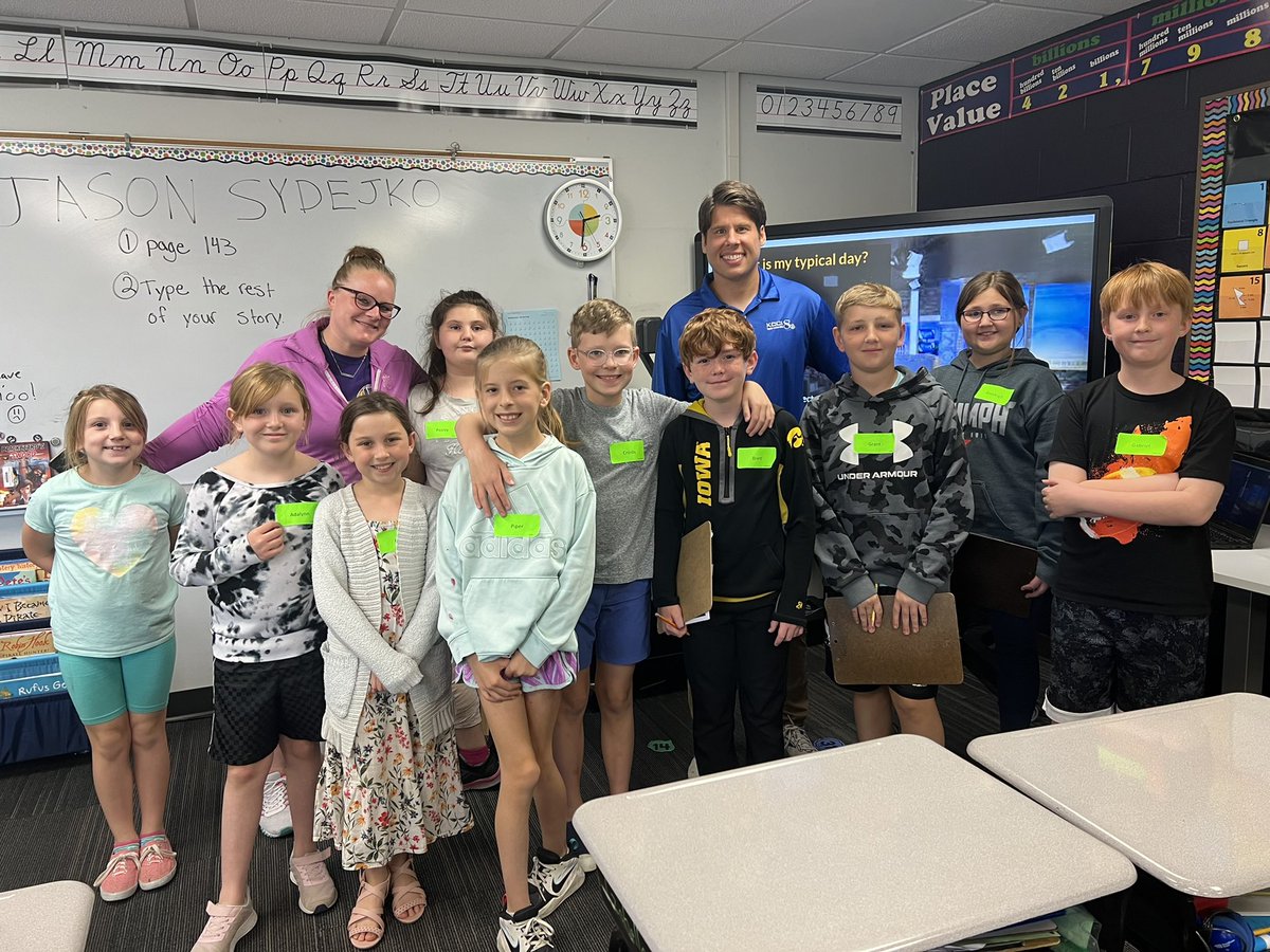 JSydejkoKCCI's tweet photo. Thanks for having me out for your career day Irving Elementary! I had a blast and I hope the kids did too!!
#iowa #iawx #irvingelementary https://t.co/dvBZFTnB2J