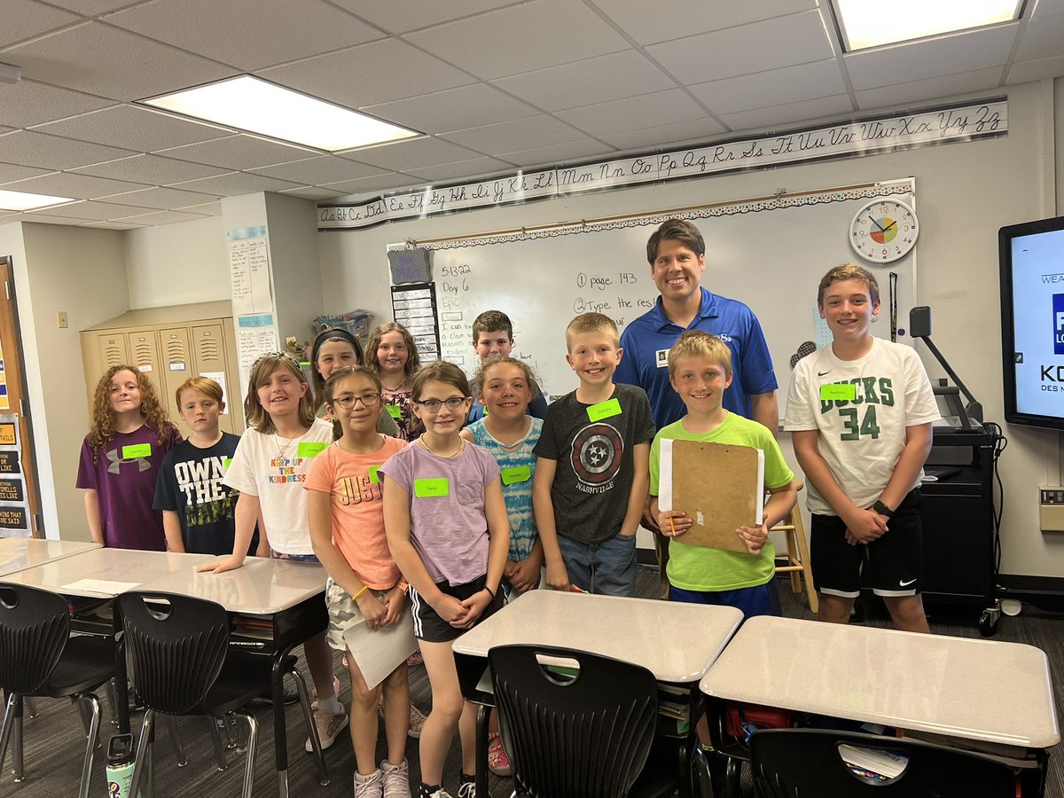 JSydejkoKCCI's tweet photo. Thanks for having me out for your career day Irving Elementary! I had a blast and I hope the kids did too!!
#iowa #iawx #irvingelementary https://t.co/dvBZFTnB2J