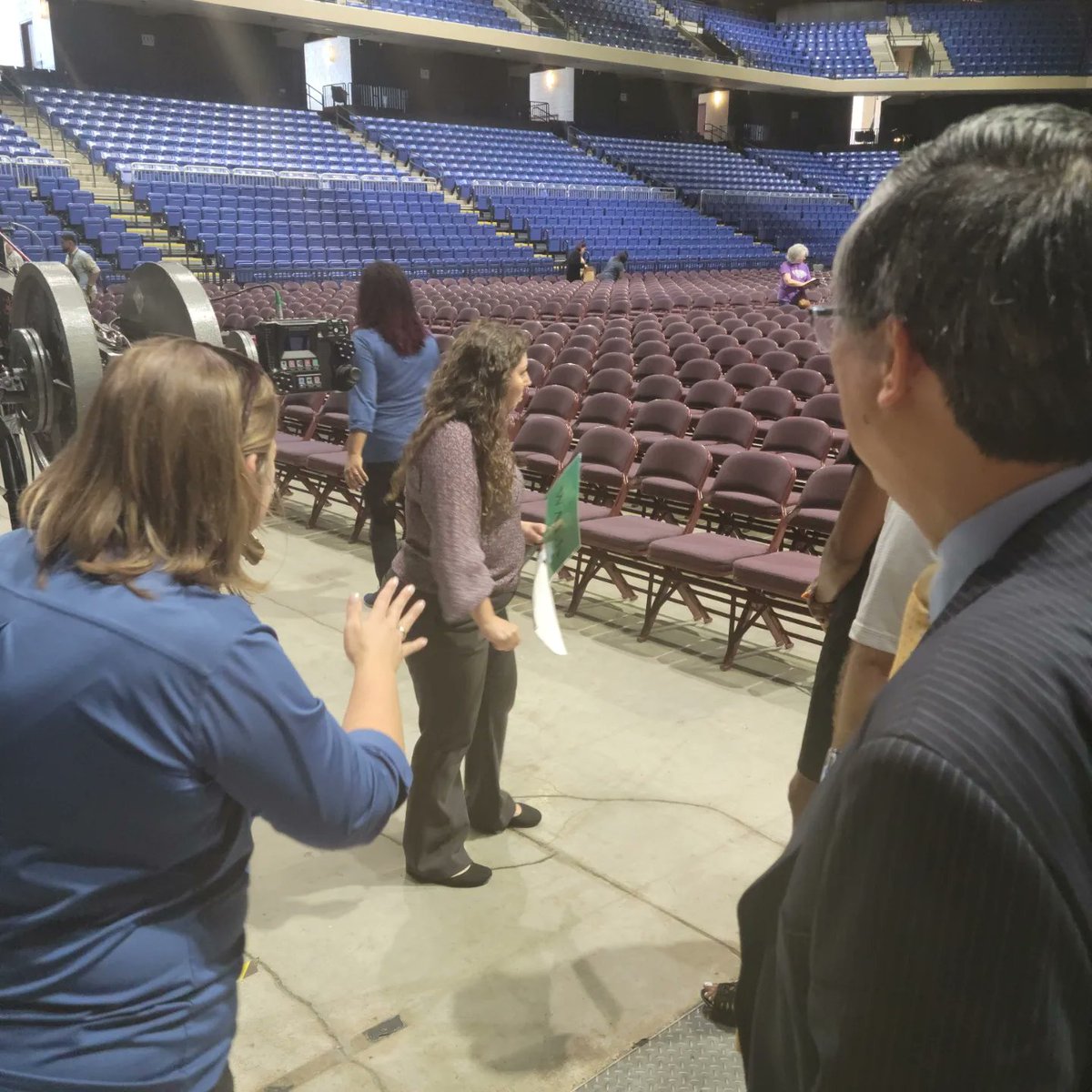 LSCCyFair's tweet photo. Behind the scenes..2022 Commencement! #communitycollege #lsccyfair #lonestarcollege #graduation https://t.co/JXByMnGG3z