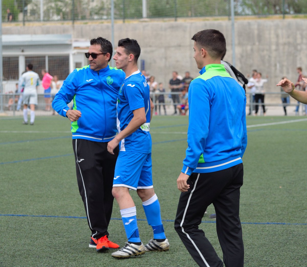 Atescalerillas's tweet photo. Queremos enviar un fuerte abrazo, mucha fuerza y sobre todo una pronta recuperación a @lafontsendino 
Óscar fue un gran entrenador de nuestro club durante una gran etapa en LN Juvenil.
Ánimo @lafontsendino https://t.co/gWUuEmJG1L
