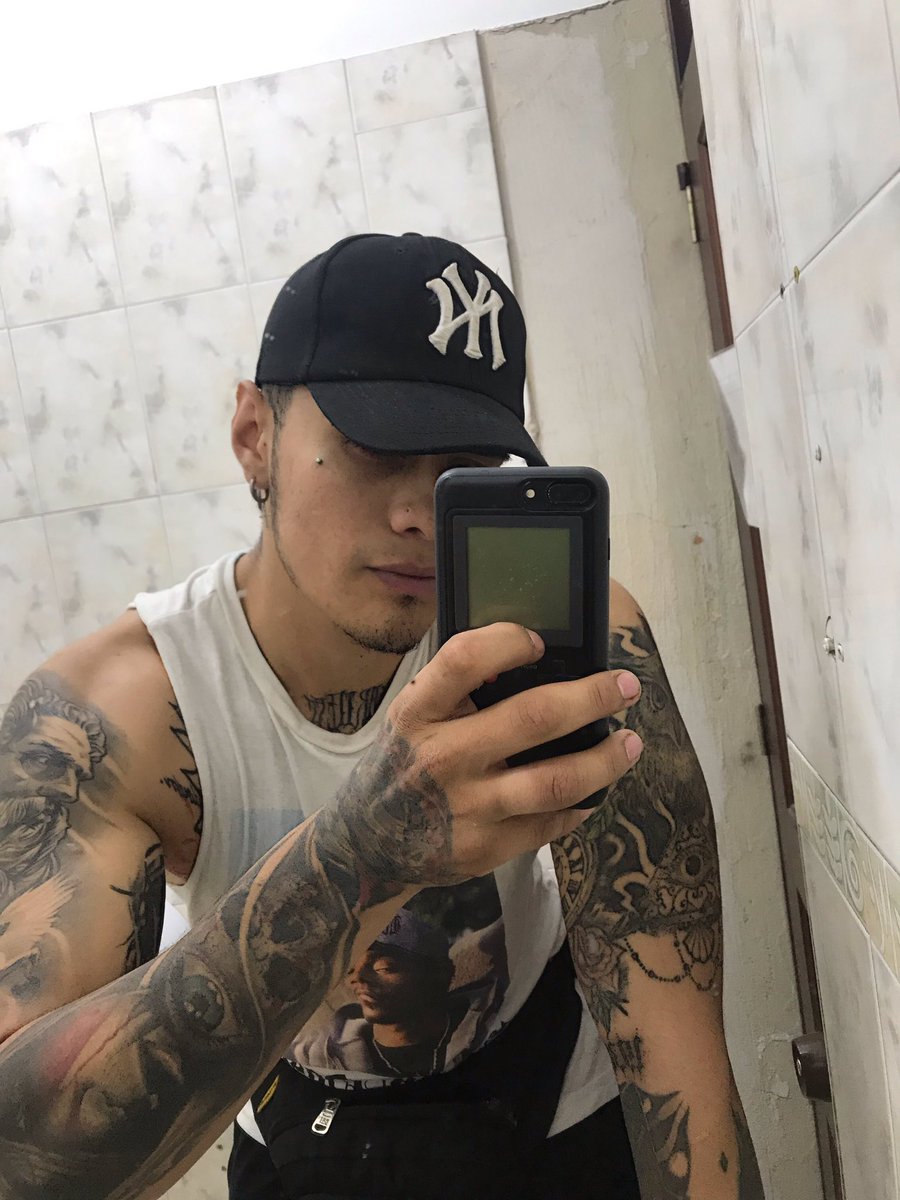 andyblck_'s tweet photo. Viernes 13, porque aquí tienes para que las beses :p https://t.co/EcEl9KOi7e