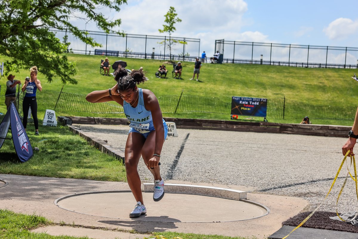 GreenWaveXCTF's tweet photo. KT taking back those #PRbeads 🟣🟢🟡
Todd threw a 9.98m in the shot put to secure the PR hat trick!
#RollWave #RunWave 🌊👟 https://t.co/k5WViSZCyC