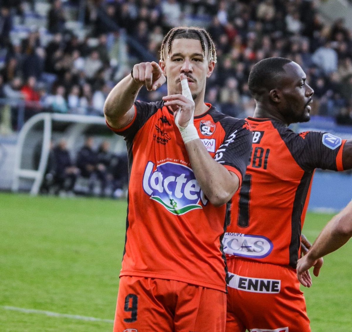 clappingmedia's tweet photo. Joyeux anniversaire à Geoffray Durbant qui fête aujourd'hui ses 30 ans. 🇫🇷

19 buts en 33 matchs de National cette saison. https://t.co/uwAY3aR4ac