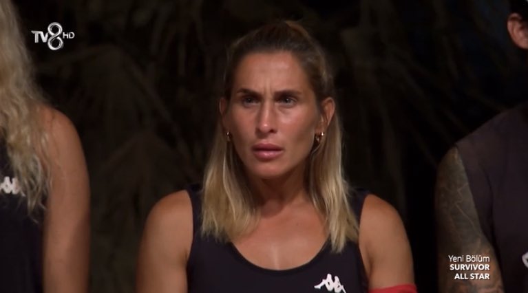 Takımda yazılabilecek 3 kişi var ve 3’ünün adı da neredeyse eşit çıktı, bu kadın tam olarak neye şaşırarak böyle ağız, yüz çarpıtıyor? Hakikaten bir parça durgun zekalı galiba 🙄 
#SurvivorAllStar2022