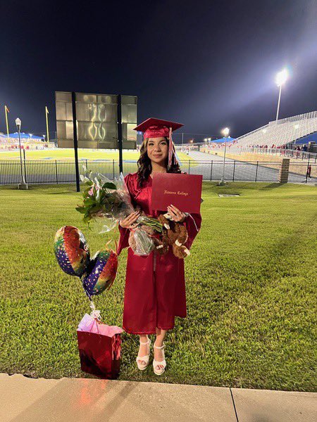 EHS Lady Lions Soccer would like to congratulate our senior, Olivia Rodriguez, on graduating from Navarro College with her Associates of Science in General Studies! We are so proud of you Liv, go do great things! Once a Lady Lion, always a Lady Lion!⚽️🎉💜 
#Classof2022