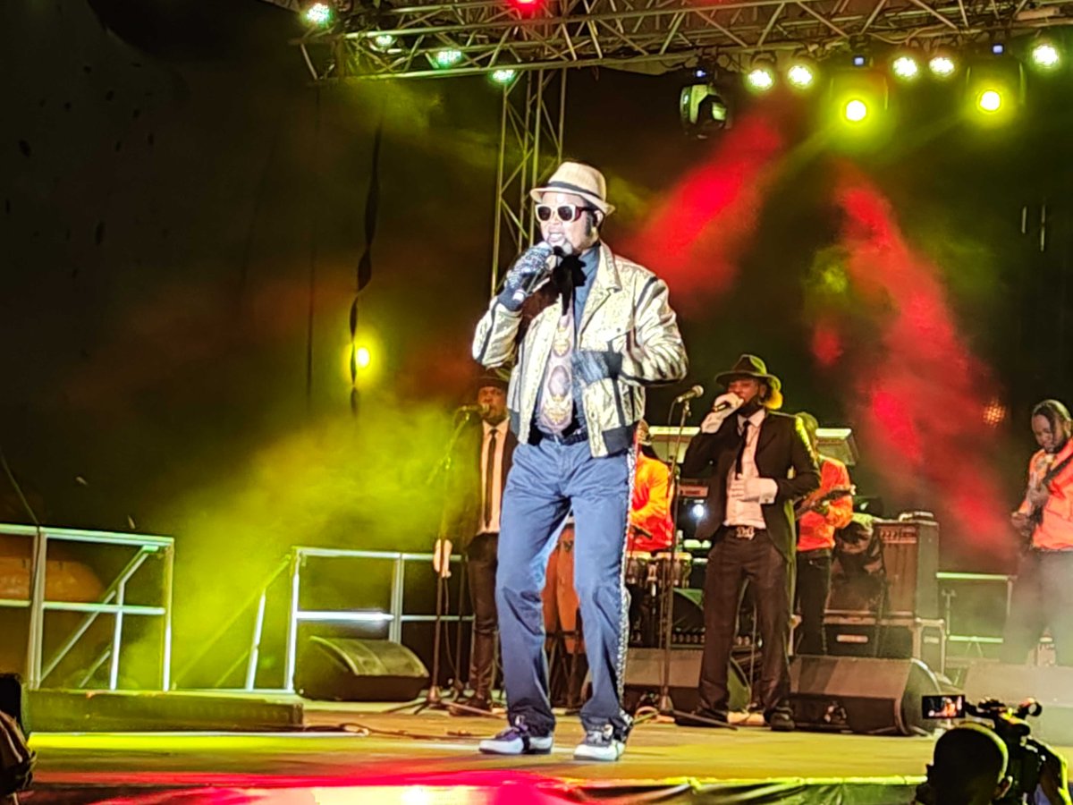 RTIOfficiel's tweet photo. Felix Wazekwa en action au #FEMUA14.
Congo oyé!!! #RTImusique https://t.co/RE10C1sFCo