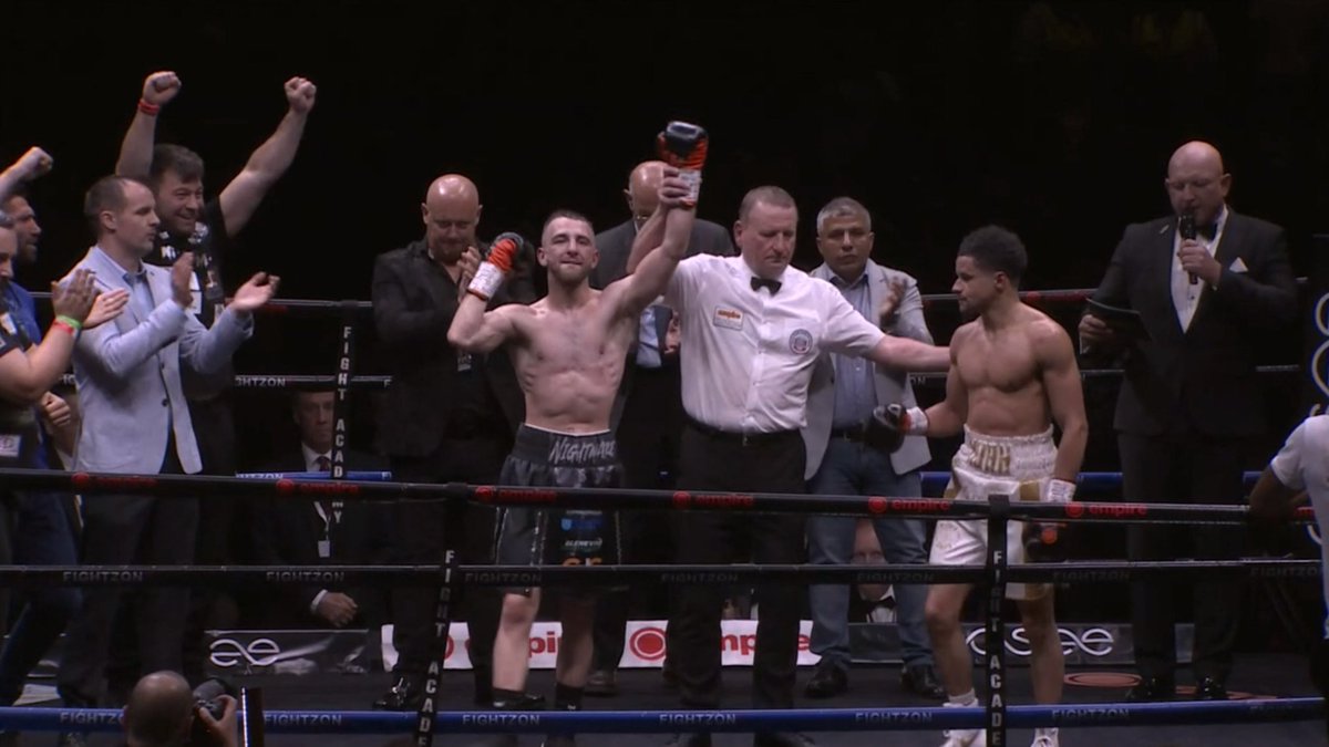 TimBoxeo's tweet photo. Nathaniel "The Nightmare" Collins (11-0, 5 KO's) successfully defends his Commonwealth (British Empire) featherweight title with a UD-12 victory over Jacob Robinson (9-1) in Glasgow, Scotland. Official scores 119-108, 120-107 &amp; 120-108 https://t.co/tXQmlyM9zU