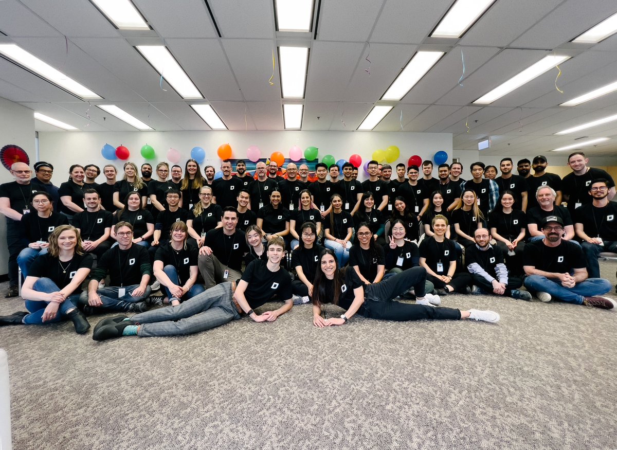 JostleMe's tweet photo. Some new faces, some old faces. Jostlefest was an amazing, fun-filled three-day event that brought all employees together to fuel our culture, celebrate our product, share our accomplishments, and discover what’s new! 

#Jostle #Jostlefest #workplaceconnection https://t.co/IZIh6UvCDl