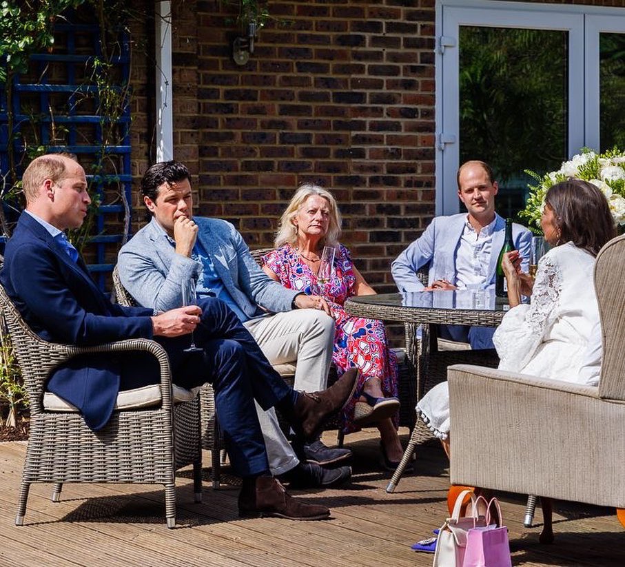 What a glorious afternoon to make memories for a lifetime! What an generous honour, to have William in my family home, with champange giving me a Damehood. Not sure life could get more surreal. But happy. @KensingtonRoyal you are welcome for tea at ours anytime! @BowelbabeF £5mil