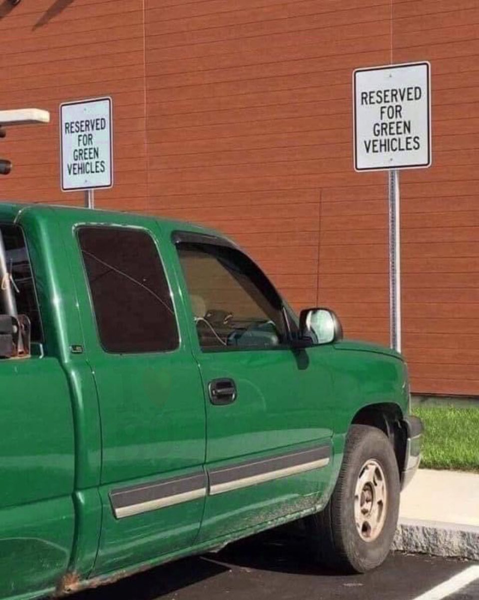 IL0VEthe80s's tweet photo. Great new parking spaces for my pick up… https://t.co/gN0XXvOyid