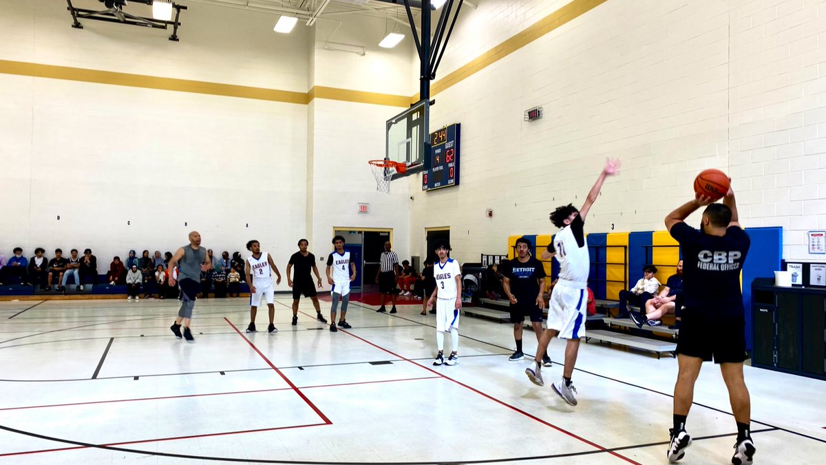 DFODetroit's tweet photo. We’re at @UADetroit with our partners from @detroitpolice to play a friendly game of basketball against the UA Seniors! #GoEagles #CBPInTheCommunity https://t.co/kKTsid790h