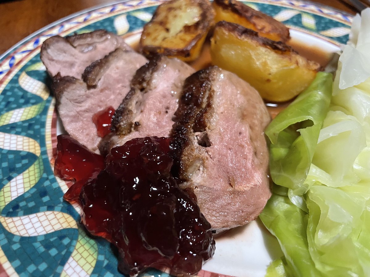 Averyslondon's tweet photo. Super Scrumptious Roasted #Goose #Breast with #Roasties #Hispi #Cabbage Irresistible #RedCurrant #Jelly @TheCat_Max @Averyslondon https://t.co/defuWO7IXN