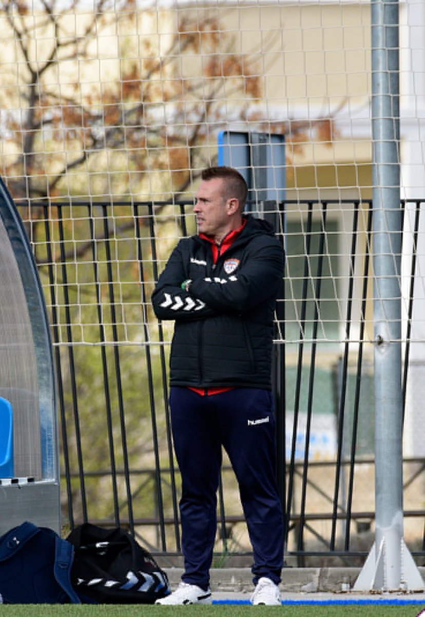 deporguada's tweet photo. ¡Feliz día mundial del entrenador de fútbol! ⚽👨‍🏫

Un fuerte abrazo a todos los entrenadores, en especial a los nuestros queridos misters 💜

#AúpaDépor https://t.co/Em7s5oFjGC