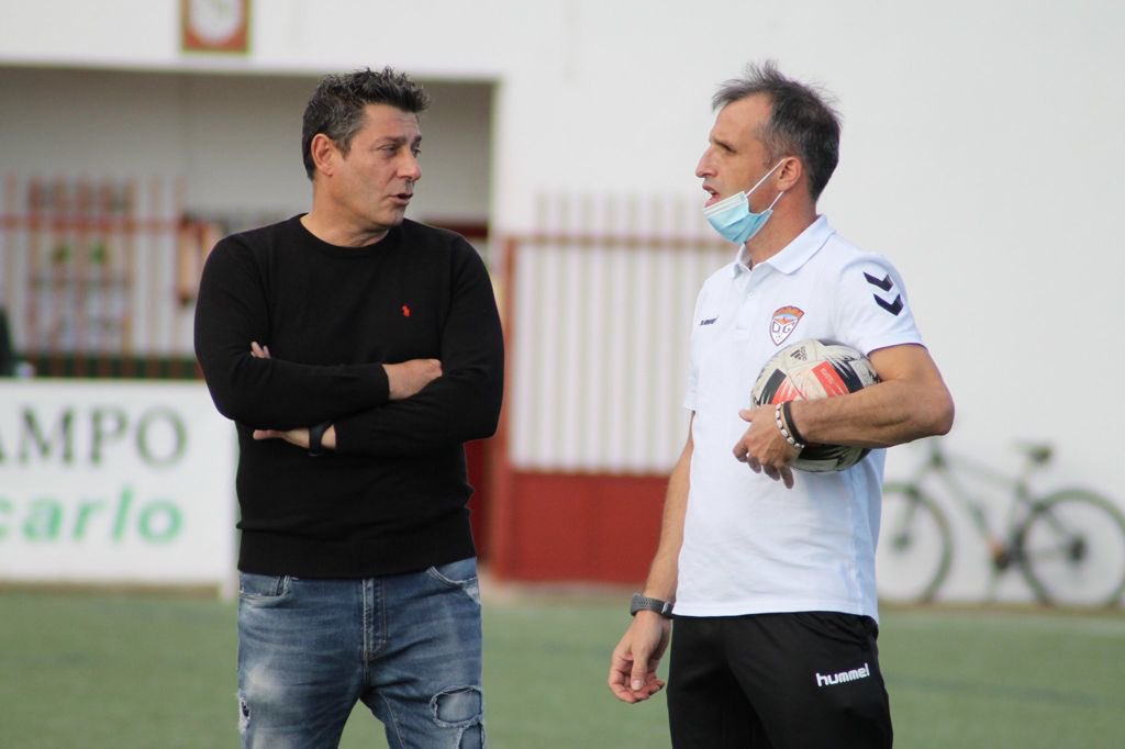 deporguada's tweet photo. ¡Feliz día mundial del entrenador de fútbol! ⚽👨‍🏫

Un fuerte abrazo a todos los entrenadores, en especial a los nuestros queridos misters 💜

#AúpaDépor https://t.co/Em7s5oFjGC