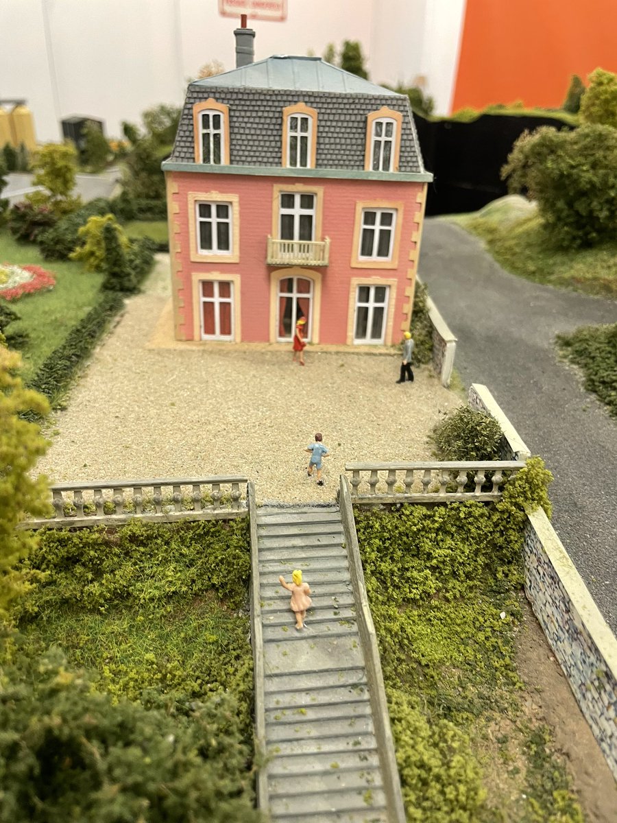 StTRAVERT's tweet photo. Le RM2VO rail miniature de #Valognes m’a accueilli ce soir pour un voyage ferroviaire dans la Manche. Un savoir-faire d’une équipe de passionnés et dont je suis fier d’en être un membre amical mais tout aussi passionné des miniatures. #Manche #RM2VO https://t.co/1yw1c10hXI