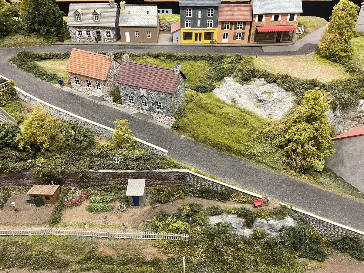 StTRAVERT's tweet photo. Le RM2VO rail miniature de #Valognes m’a accueilli ce soir pour un voyage ferroviaire dans la Manche. Un savoir-faire d’une équipe de passionnés et dont je suis fier d’en être un membre amical mais tout aussi passionné des miniatures. #Manche #RM2VO https://t.co/1yw1c10hXI