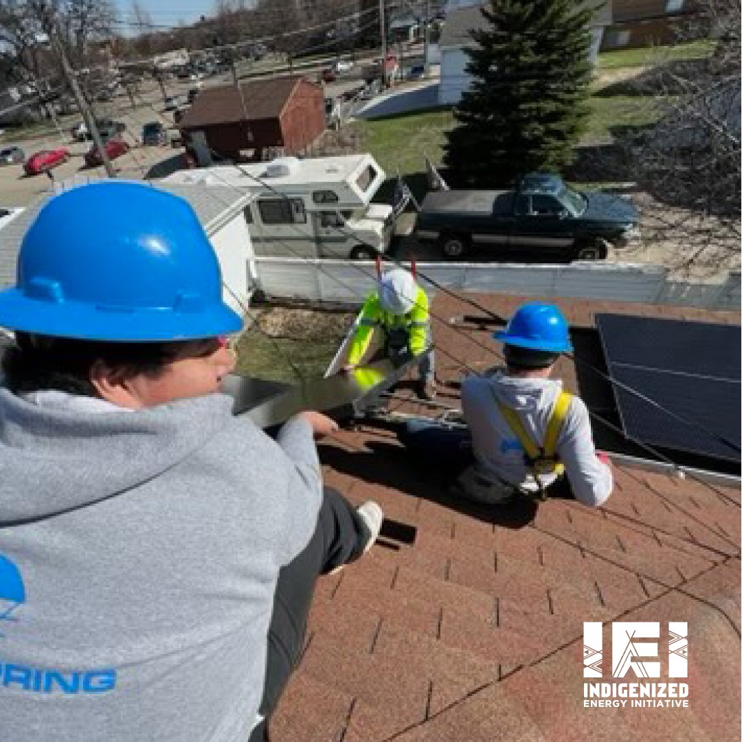 ATCE_energy's tweet photo. IEI Solar Warriors Daylon and Jimmy perfecting their craft🔨installing a residential system in [place] with our partner Lightspring Solar ☀️. Learn more and get involved at https://t.co/aTnaQjqIZE https://t.co/qEa2fcfnS0