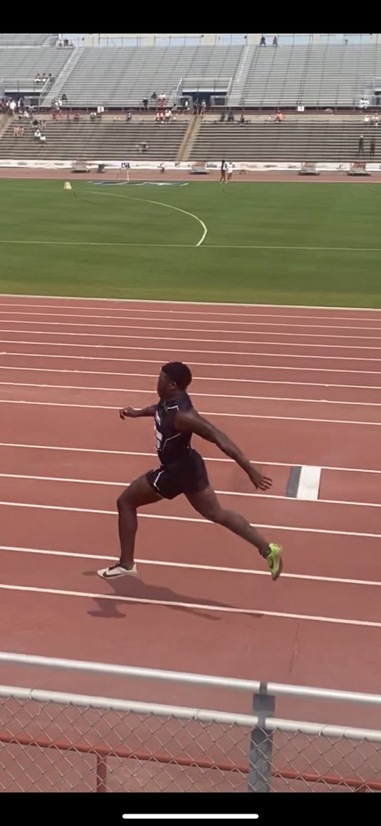 NCHS_GirlsTrack's tweet photo. CONGRATULATIONS @KedrickReescano for a phenomenal end to your track season!!! @uiltexas  5A Boys Triple Jump 🥈SILVER MEDALIST!!🥈 #unbelievablyproud @NewCaneyHS @CoachTReeve @EagleBoysTrack1 https://t.co/emRD3yZXMq