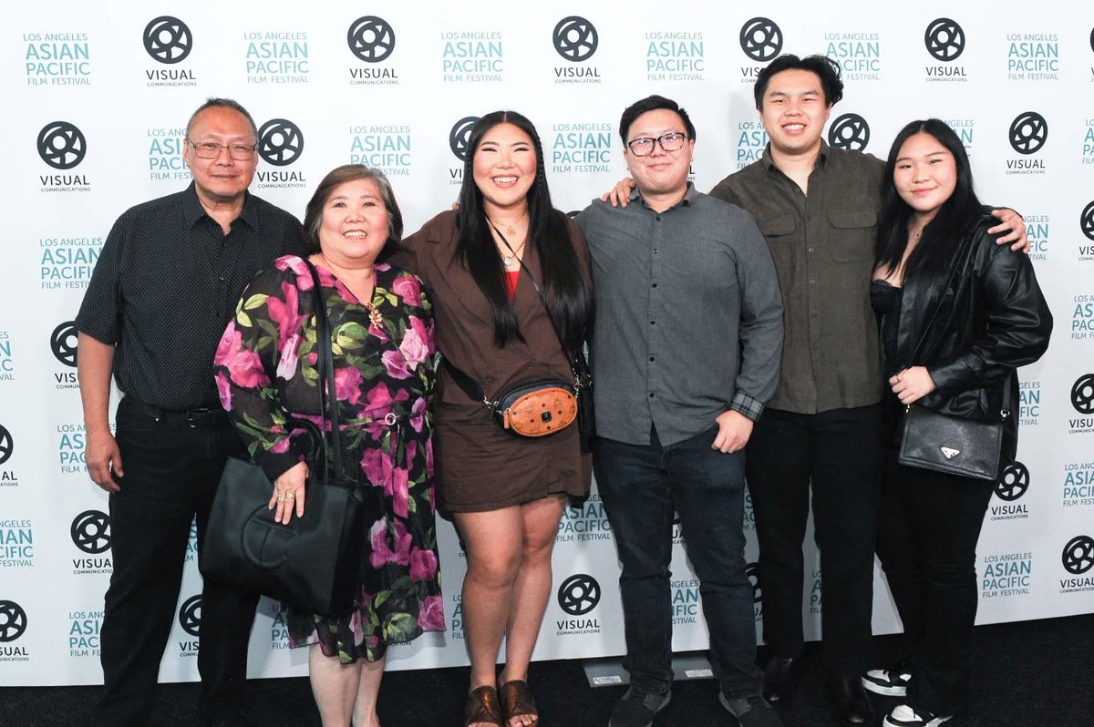 MoniqueBurias's tweet photo. Happy #AAPIHeritageMonth 🎉
Happy Belated #MothersDay💖
💐05/07/2022💐
#DealingWithDad #Screening
Thank you for this amazing opportunity 🙏 I'm so honored to be a part of this project💞
#LAAPFF https://t.co/rsmlWpEAOd