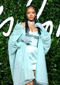 FentyPosts's tweet photo. @rihanna's top certified eras in the US 🇺🇸

#1 Good Girl Gone Bad — 36 million
#2 ANTI — 31 million
#3 Loud — 27.5 million
#4 Unapologetic — 24.5 million
#5 Talk That Talk — 21.5 million
#6 Rated R — 12.5 million
#7 A Girl Like Me — 9 million
#8 Music Of The Sun — 4.5 million https://t.co/ryGXh9JcUK