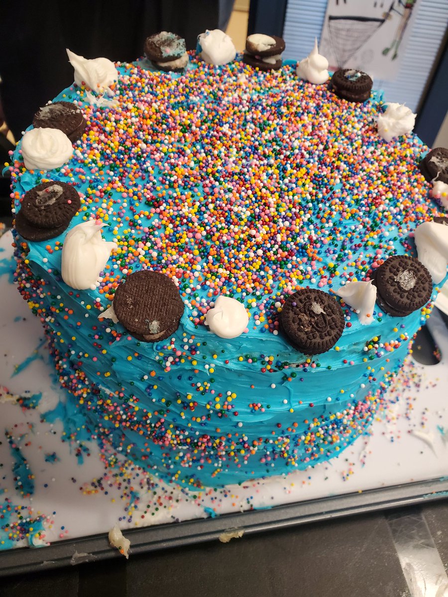 ParadiseInterm1's tweet photo. So many yummy passion projects this week!  This beautiful blue creation tasted as good as it looked!  This crew has baking skills that are on point.  Thanks for sharing :)  @NLESDCA https://t.co/pFicBOsKl4