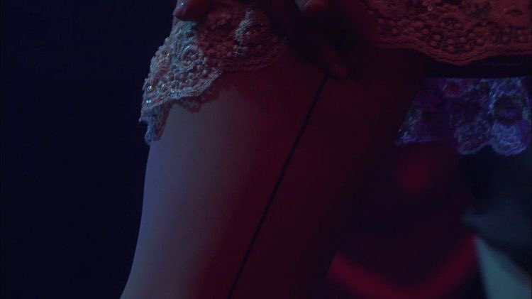 Mon otage, je danserai nue pour te plaire.