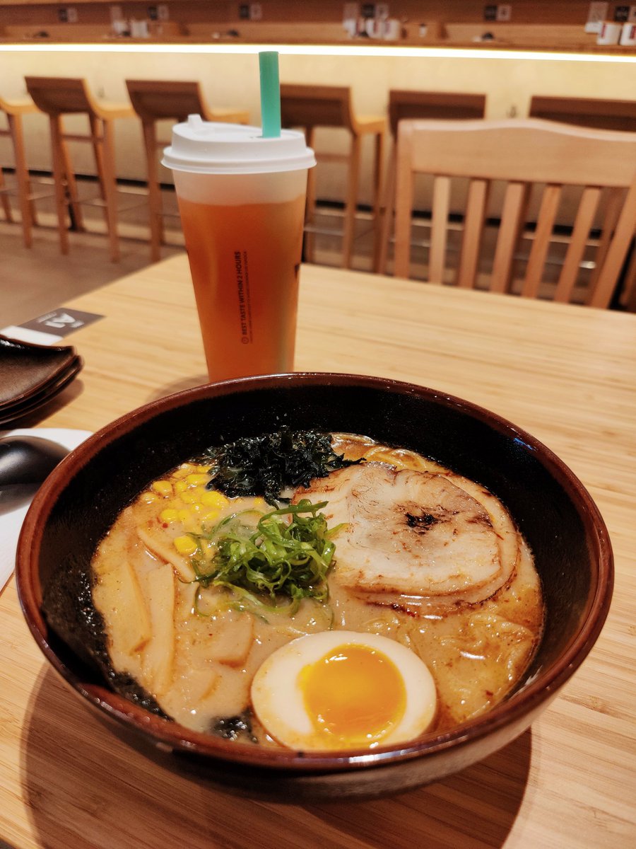 RyuseiAiriVT's tweet photo. Not quite brunch but since we were talking about fruit teas and ramen... https://t.co/4gjKsy7Cl6