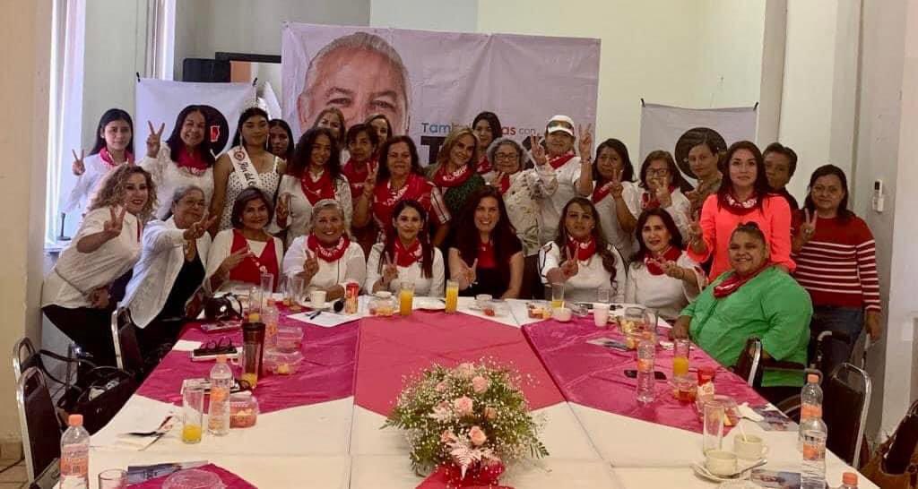 CncTamaulipas's tweet photo. Con mucho entusiasmo sostuvimos un encuentro con la Sra. Mercedes Aranda de Verástegui, quien recibió de las compañeras cenecistas el respaldo total para que el próximo 5 de junio, el Ing. César "Truko" Verástegui sea nuestro próximo Gobernador de #Tamaulipas.

@CNC_CEN https://t.co/4OPEGZtbA5
