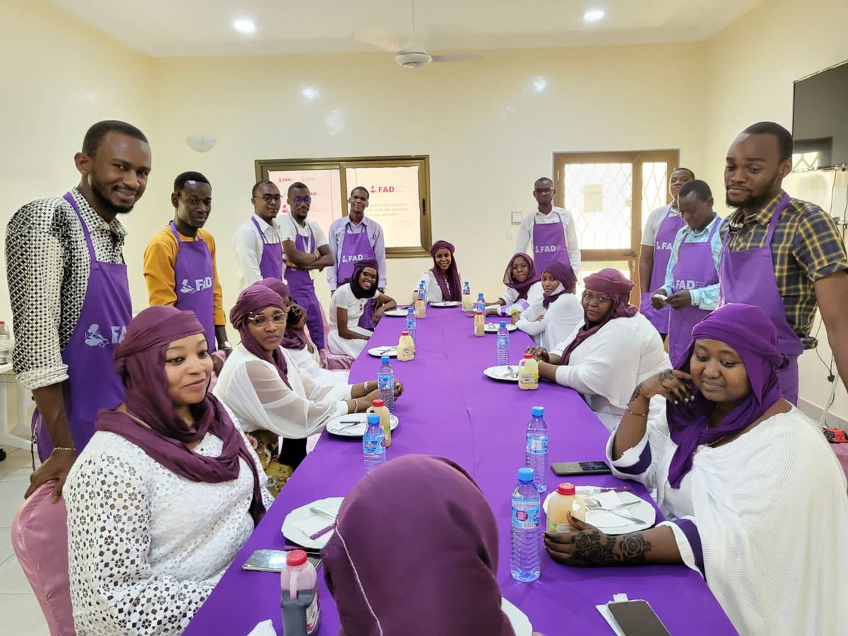 ONGFADniger's tweet photo. Journée de promotion de la Masculinité positive.Jeunes, élégants,intelligents et charmants, ils sont nos amis,frères,collègues, complices,guides et bras valides
En ce jour spécial de la femme,ils ont décidé humblement de s’occuper des femmes avec des plats délicieux de leur choix https://t.co/2ZM8uKQaGO