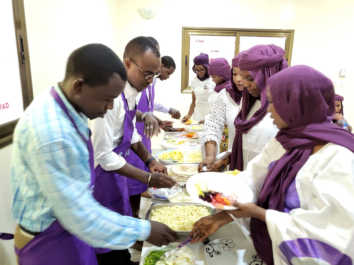 ONGFADniger's tweet photo. Journée de promotion de la Masculinité positive.Jeunes, élégants,intelligents et charmants, ils sont nos amis,frères,collègues, complices,guides et bras valides
En ce jour spécial de la femme,ils ont décidé humblement de s’occuper des femmes avec des plats délicieux de leur choix https://t.co/2ZM8uKQaGO