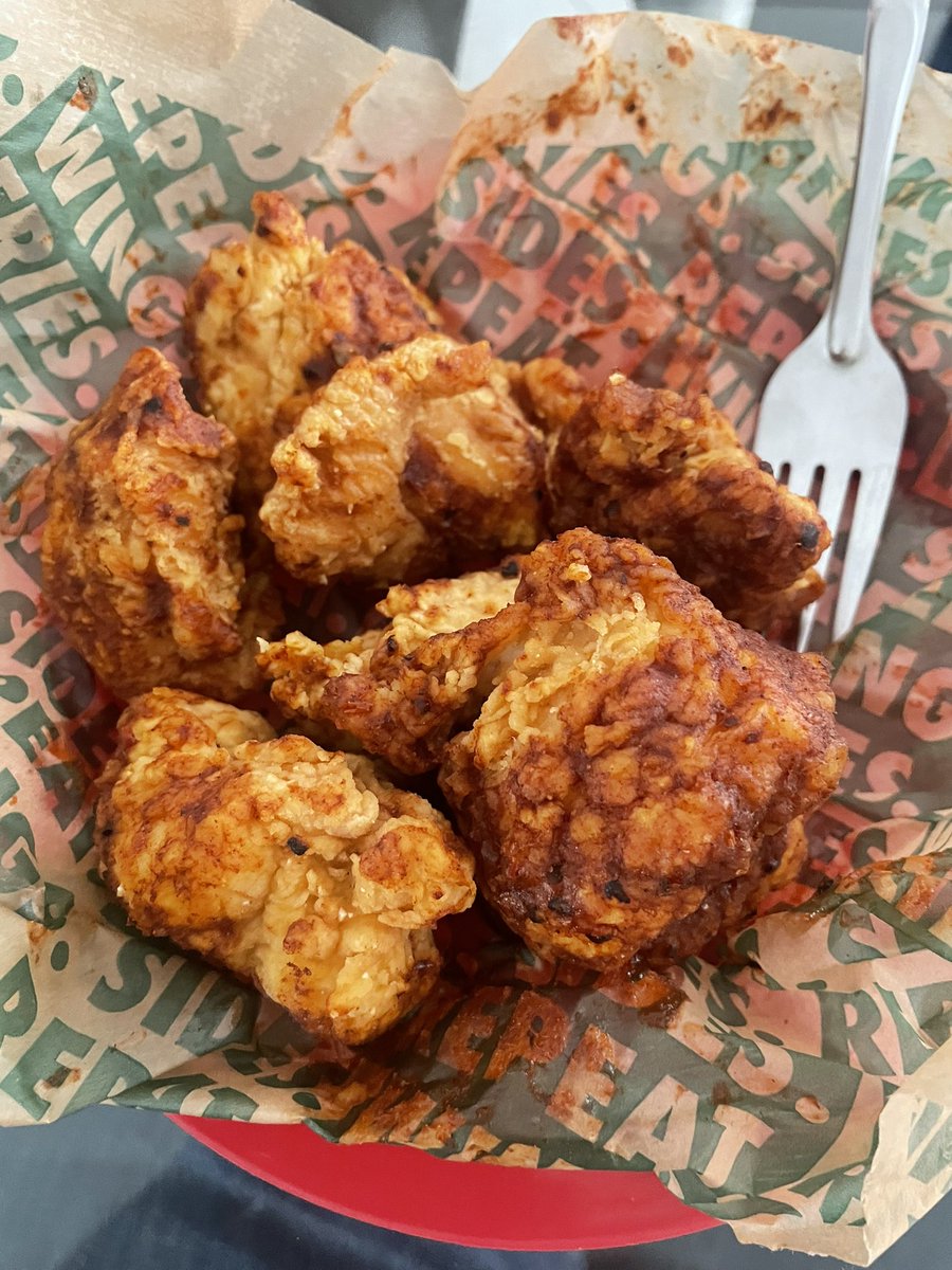 iyars's tweet photo. @WingstopMexico en serio esa es la cantidad adecuada de salsa en una orden?? Hoy si fail a su sucursal de Cafetales https://t.co/qRR05ieeuh