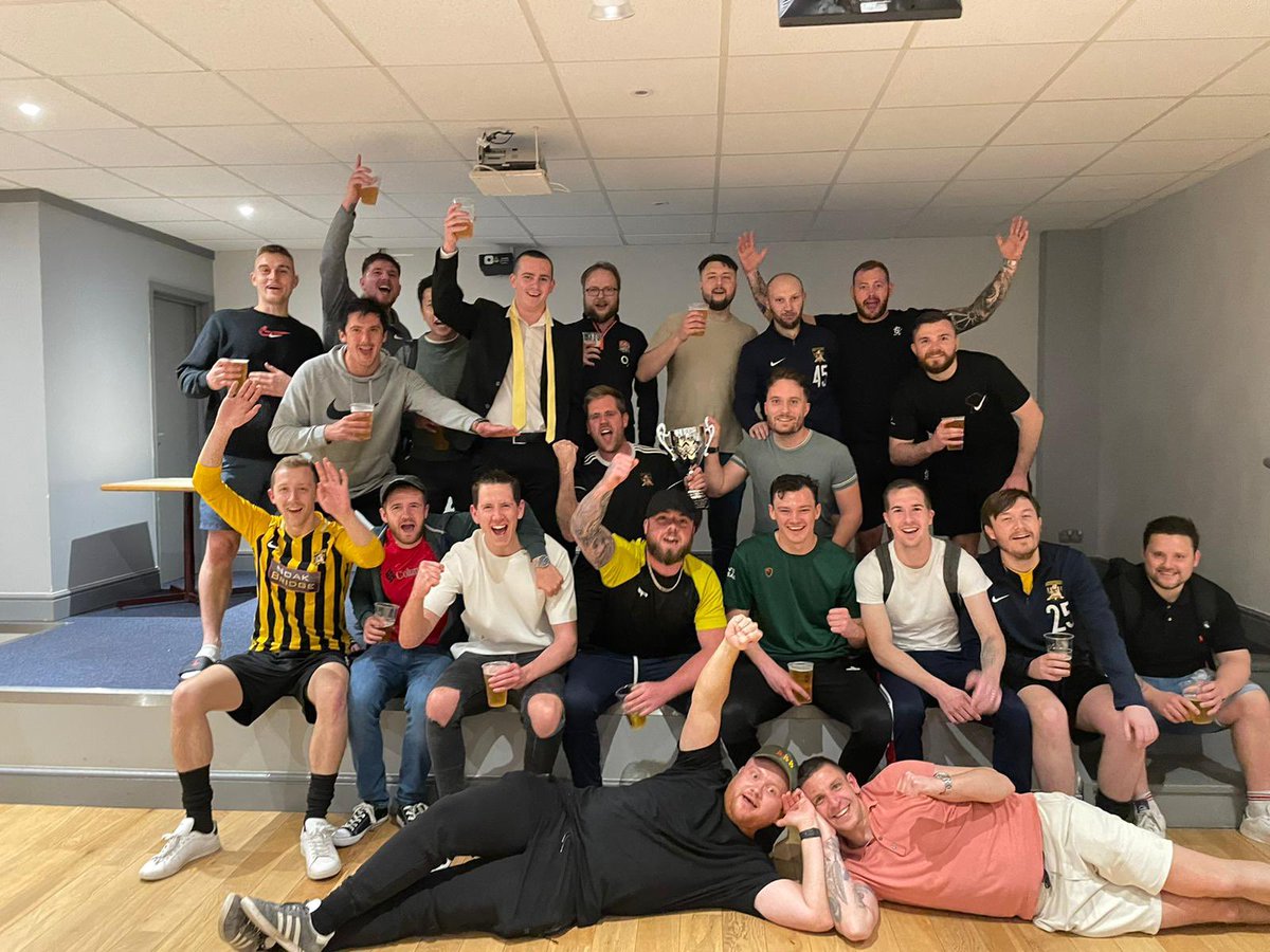 FCWormWood's tweet photo. Champions. 🏆 #FCWW https://t.co/J2BWb0ZeuL