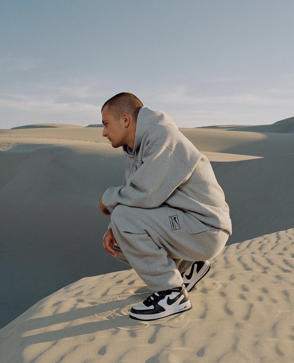 StreetFashion01's tweet photo. STÜSSY x Nike SS22 Lookbook!🖤 https://t.co/fnInOGdN2u