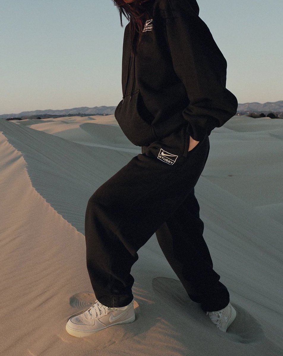 StreetFashion01's tweet photo. STÜSSY x Nike SS22 Lookbook!🖤 https://t.co/fnInOGdN2u