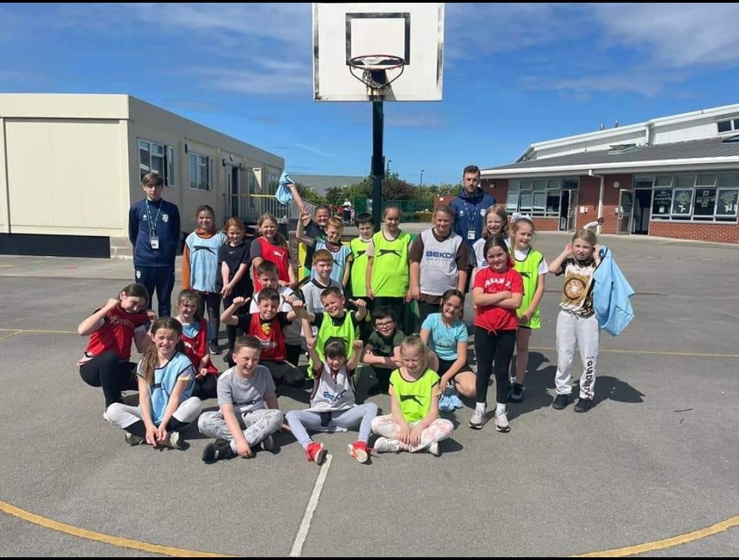 LeasowePrimary's tweet photo. Year 5 enjoyed every minute of their time with TRFC today, developing not only their football skills but teambuilding too ❤

@TRFCCommunity

#includeandbeincluded
#theskyisthelimit
#loveleasoweprimary https://t.co/AslB1hYucJ