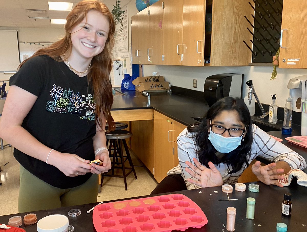 LittlejohnAPES's tweet photo. IB ESS students made environmentally friendly lip balm and lotion bars @FHSRaccoons #FHSRaccoons https://t.co/dYr6Blqgei