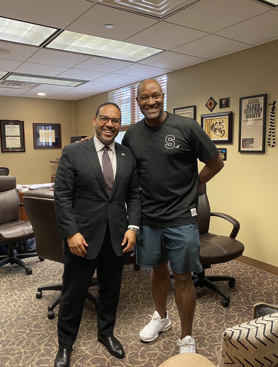 DrDavidSurratt's tweet photo. What a treat when my west coast friends make their way to Oklahoma - worked with Sgt. Ruffin while we both were at @UCBerkeley and I soon will have the pleasure of calling him a fellow @UofOklahoma @OUHumanRelation alum! Thanks for the surprise visit brother! #OUonline https://t.co/tTYSfXkF3Q