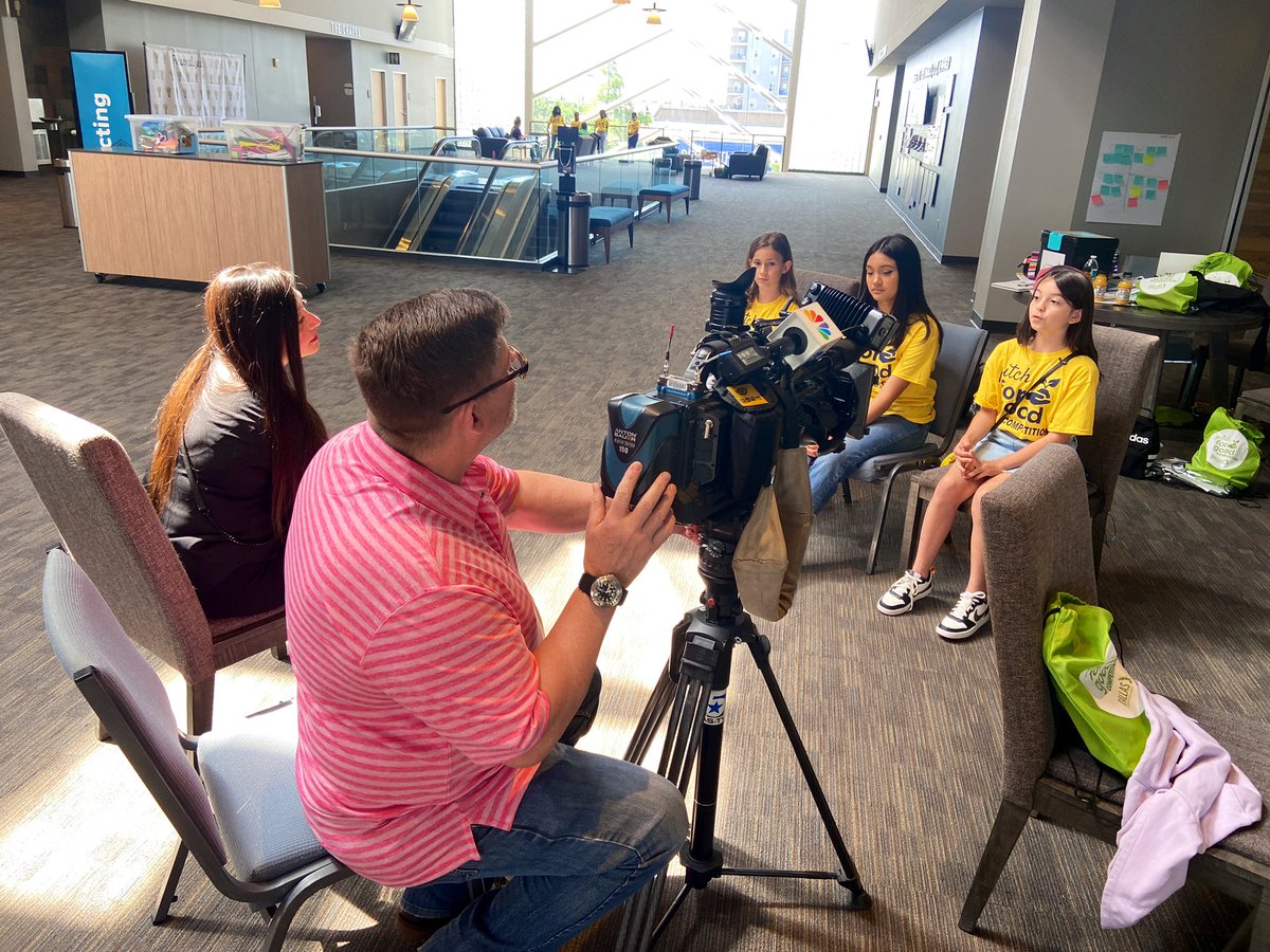 PersonalizeDISD's tweet photo. Students sharing their big ideas with @NBCDFW! @dallasschools @TransformDISD #dallaspitchforgood https://t.co/82YzltfxC9