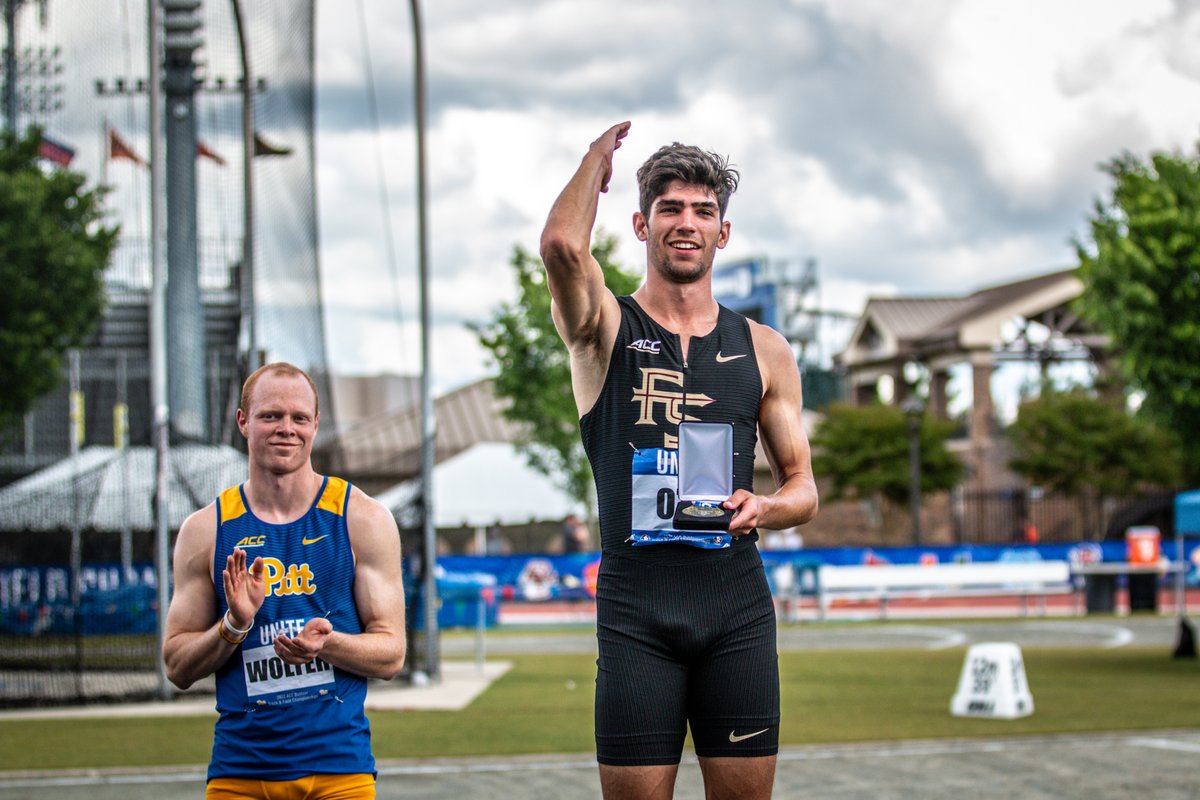 RILEY. OTT.‼️

He runs a personal best 4:40.21 to secure a third-place finish in the decathlon with a personal best best score of 7105🍢

#OneTribe